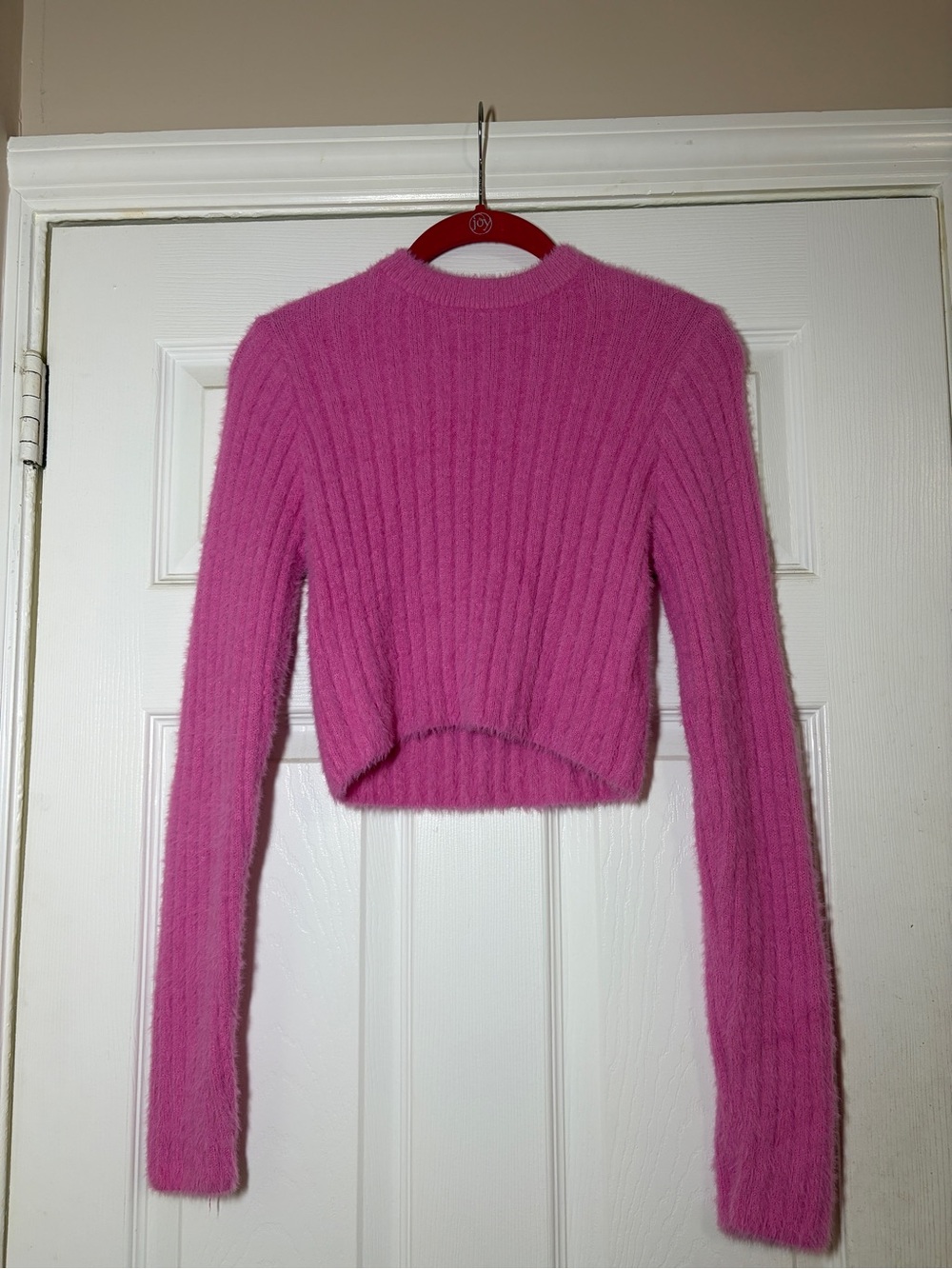 Hippie Rose Cropped Ribbed Sweater in Fuchsia